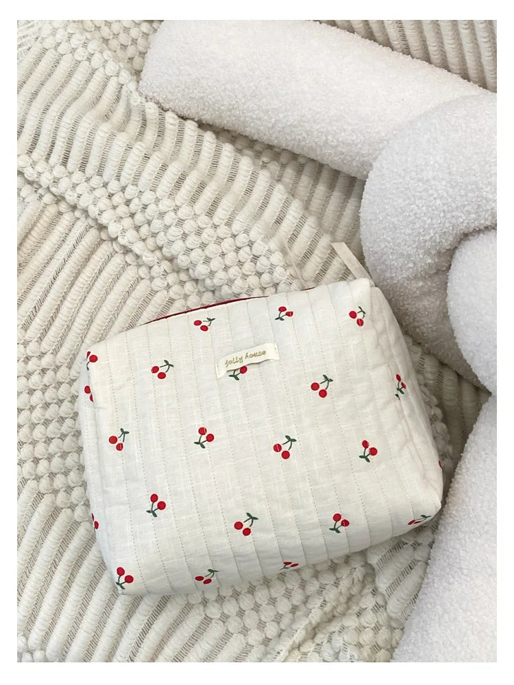 Quilted Cotton Ladies Travel Storage Bag Retro Cherry Women's Cosmetic Bags Cute Design Girls Pencil Case Makeup Bag Handbags