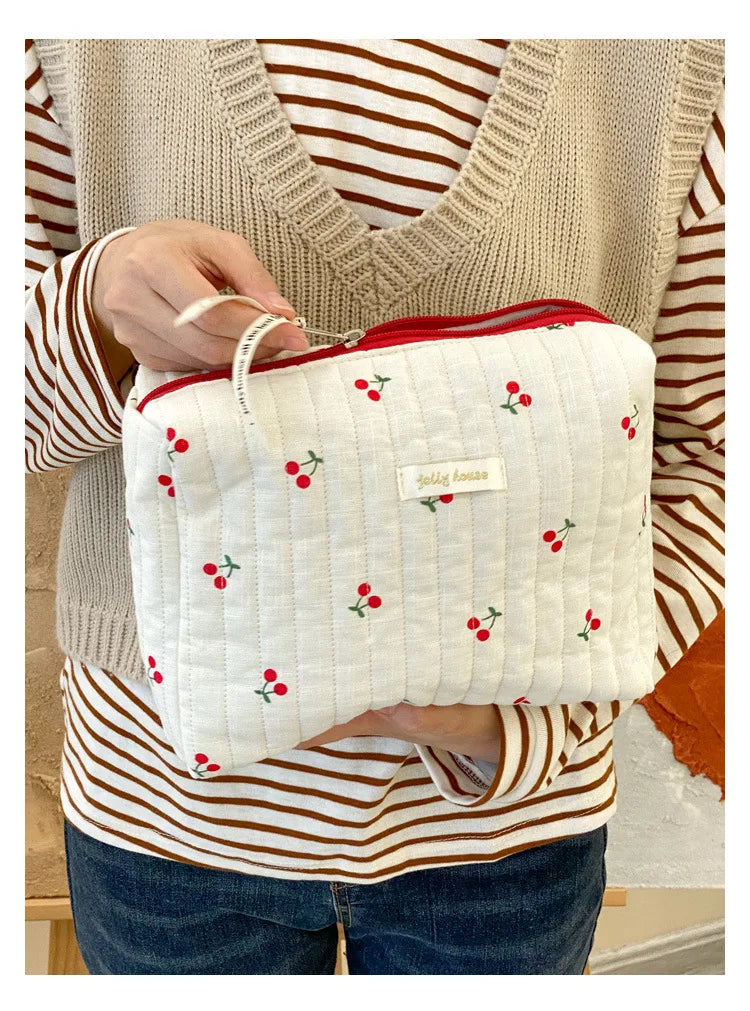 Quilted Cotton Ladies Travel Storage Bag Retro Cherry Women's Cosmetic Bags Cute Design Girls Pencil Case Makeup Bag Handbags