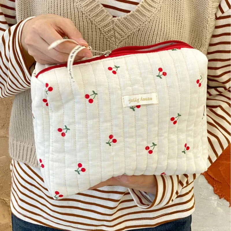 Quilted Cotton Ladies Travel Storage Bag Retro Cherry Women's Cosmetic Bags Cute Design Girls Pencil Case Makeup Bag Handbags